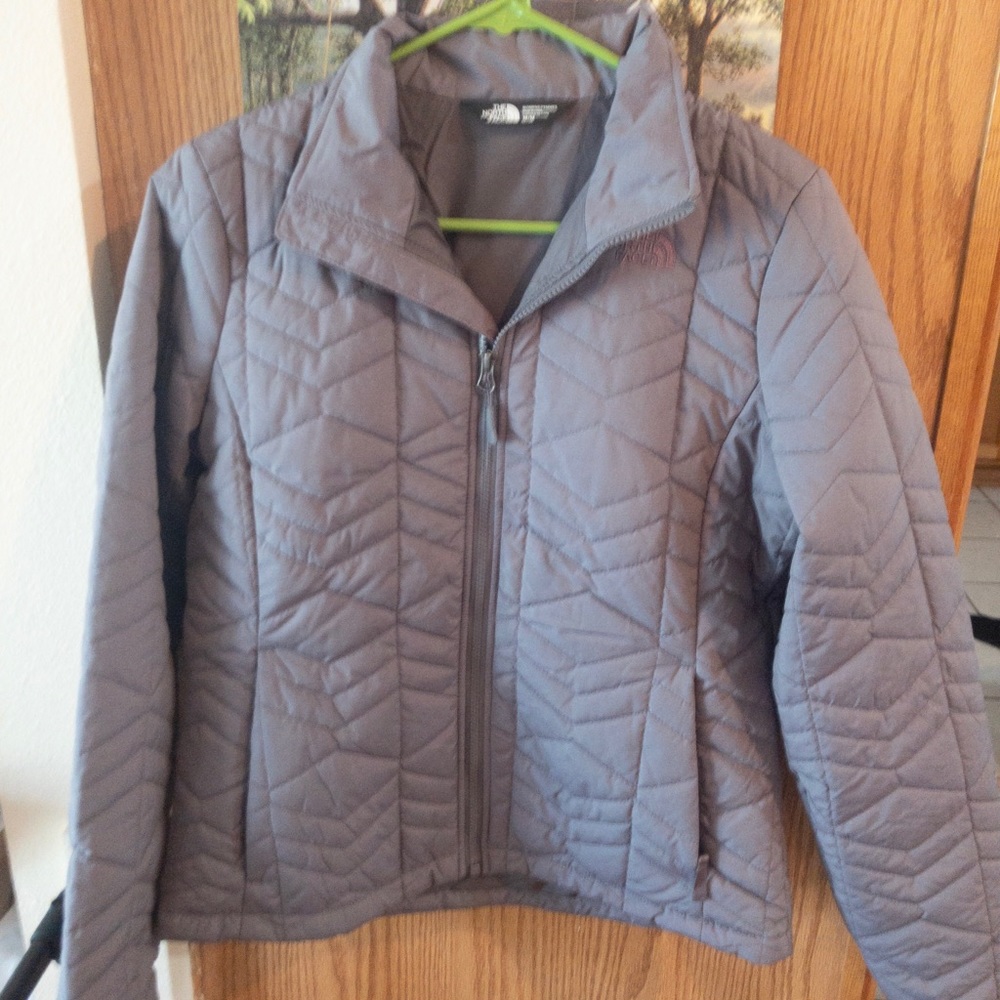 North face jacket - worn once M